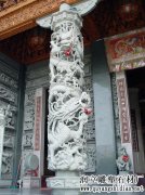 寺院龙柱
